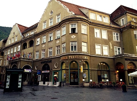 The main building of Banca Transilvania of Brașov offers a beautiful view