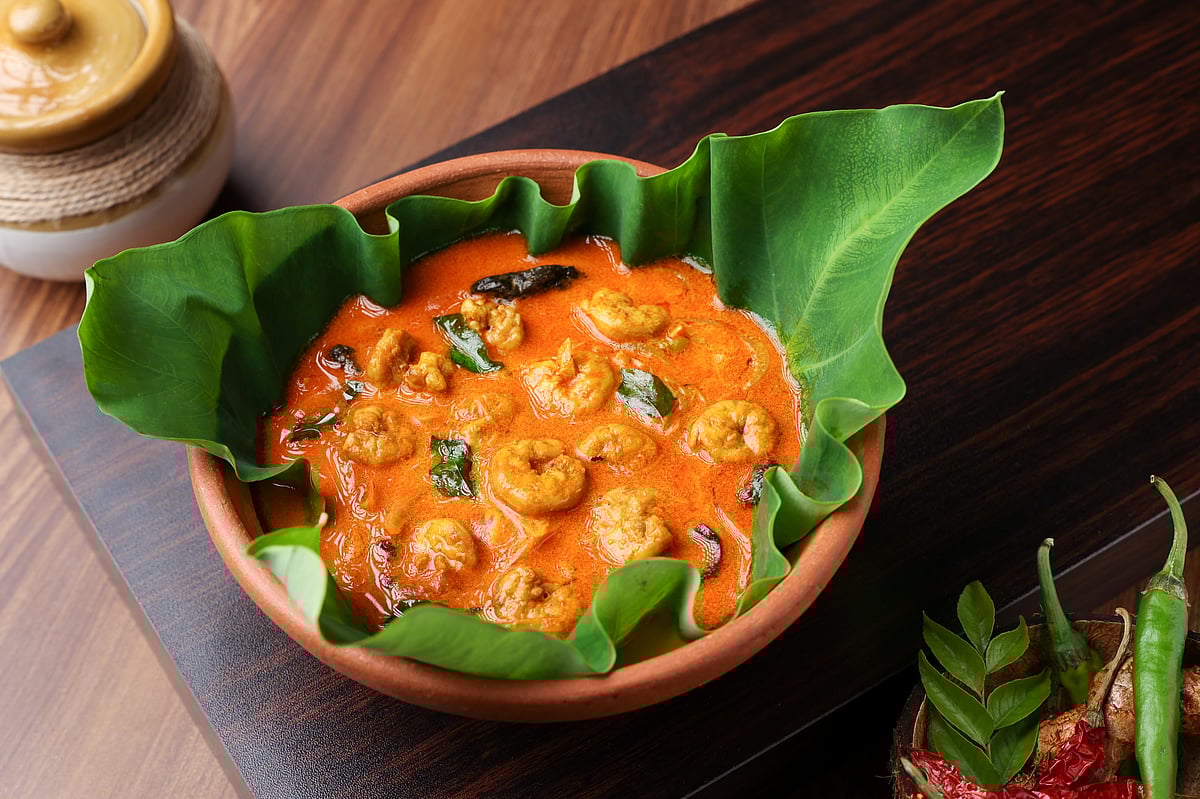 Relish local Goan seafood delicacies 