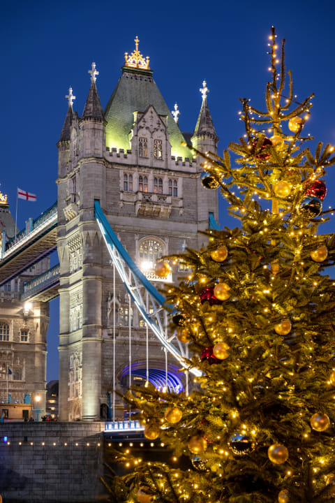 Christmas by the London Bridge