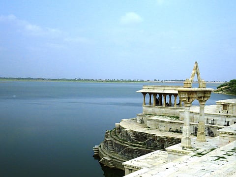 A beautiful view of the Rajsamand Lake