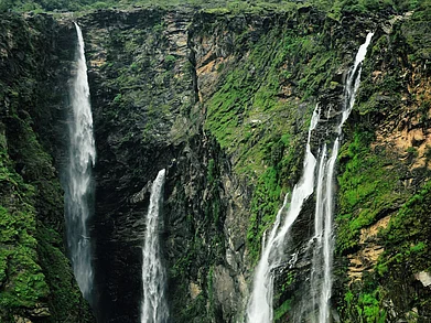Shutterstock : A view of the grand Jog Falls