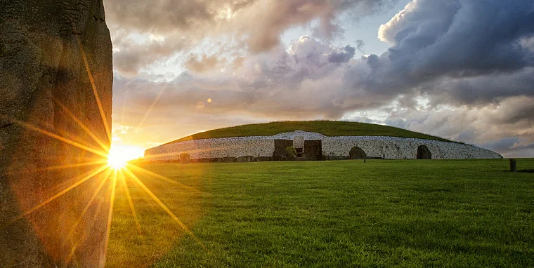 Newgrange on solstice gathers a crowd