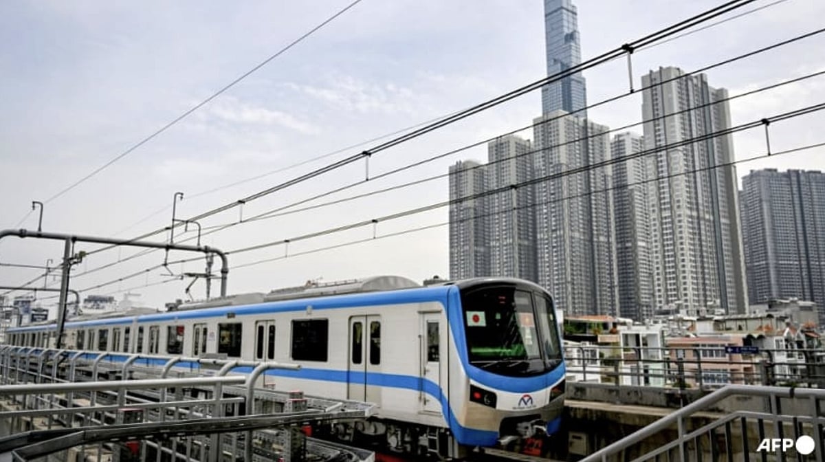 The newly inaugurated metro line in HCM city