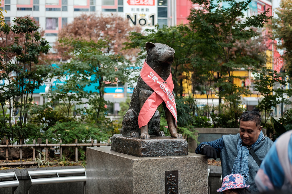 Hachiko status at Shibuya junction