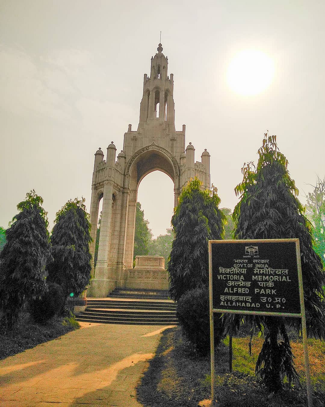 Victoria Memorial inside Chandrashekhar Azad Park