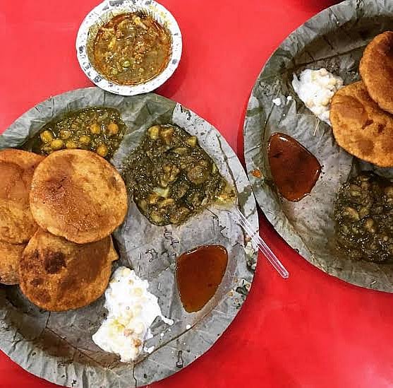 Enjoy delicious, piping hot kachoris at Netram Moolchand & Sons