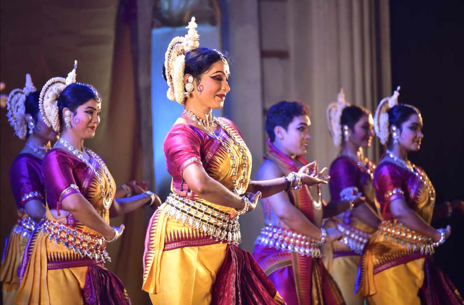 The festival offers a chance to witness the artistic spirit of Kolkata