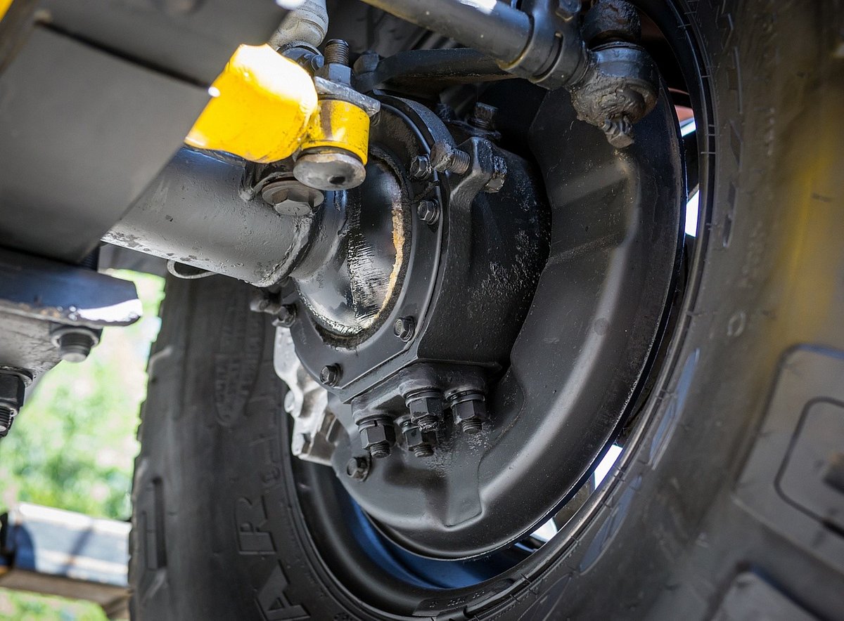 The portal axle of a four-wheel drive