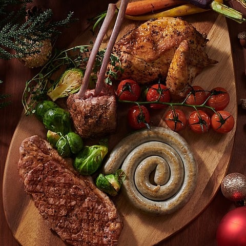 Enjoy a luxurious dining experience at Etoile bistro. 