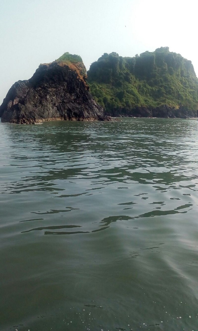 The Basavaraj Durga Island has a fort that was constructed during Vijayanagar rule