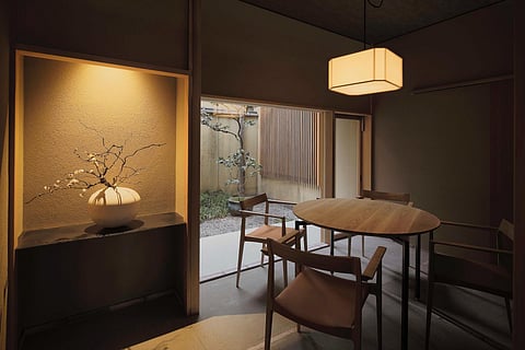 Enjoy tea at Kagizen