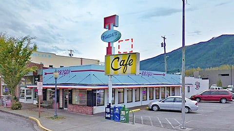 The café became a major attraction for tourists and fans, drawing visitors worldwide
