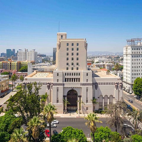 You can stay in this hotel designed by the renowned Art Deco architect Claud Beelman
