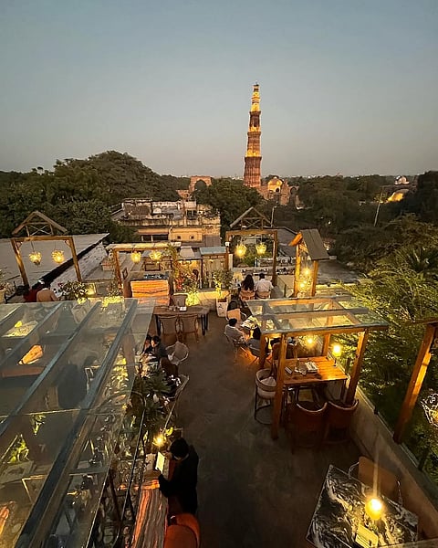 The perfect sundowner and dinner spot in Delhi at Dramz Delhi