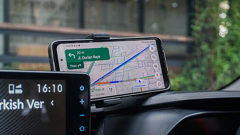 It’s a good idea to know how to use a navigation app during your road trip