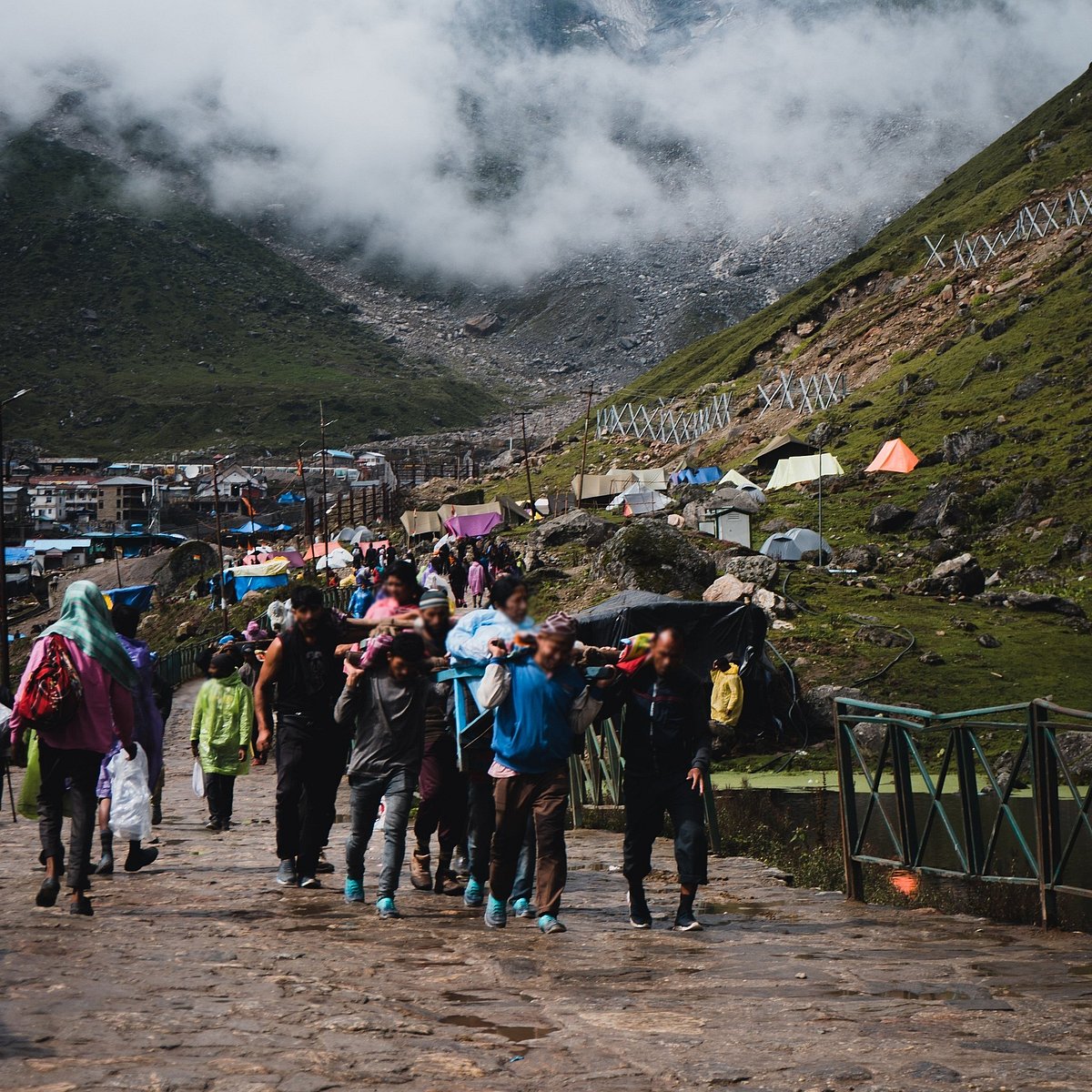Pilgrims on the Kedarnath Yatra