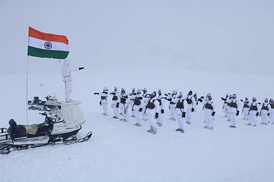 X/MyGovIndia
: Indian army soldiers at Siachen