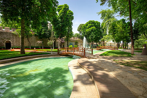 Gülhane Park is a popular and busy city park, ideal for a leisurely weekend picnic