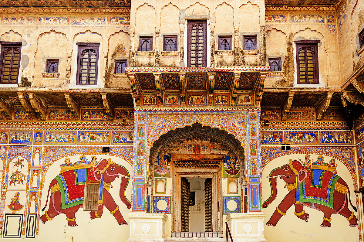 shutterstock : One of the many havelis from the Shekhawati region of Rajasthan 