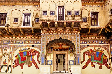 shutterstock : One of the many havelis from the Shekhawati region of Rajasthan