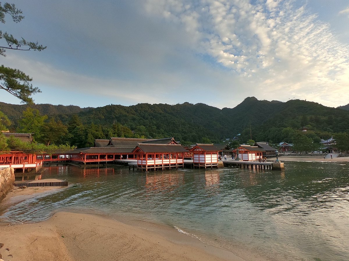 Floating temple Itsukushima