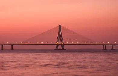 Shutterstock : Twilight hues at the Bandra-Worli Sea Link in Mumbai