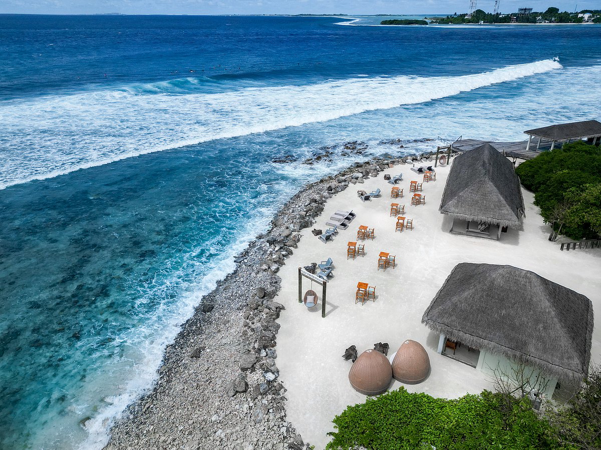Aerial view of Raalhu Bar