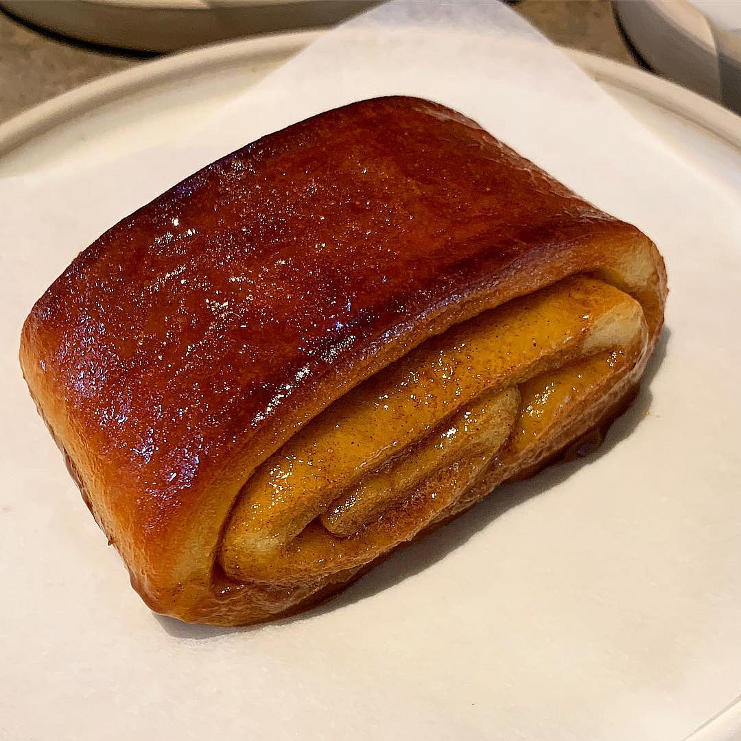 Kanelstang at Juno Bakery