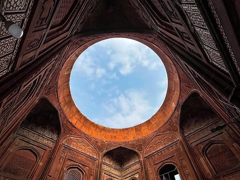 Interior of the Shahpeer Sahab ki Dargah in Meerut