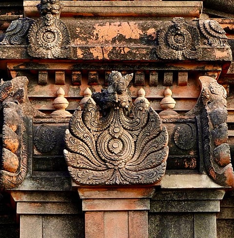 Carvings on the walls of Vijay Vitthala Temple, Hampi