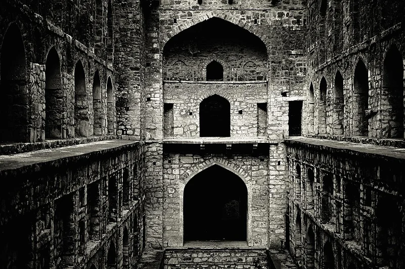 Ugrasen ki Baoli
