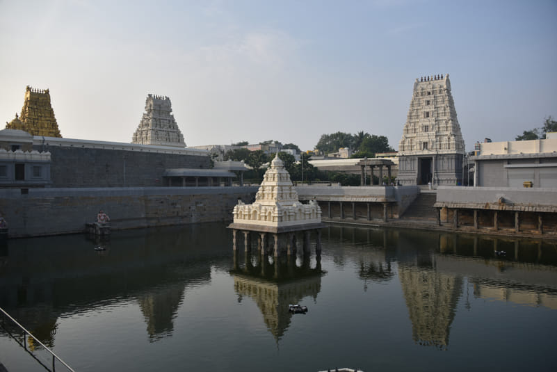 As one of 51 Shakti Peethas, the Kamakshi Amman Temple is not only a place of worship but also a masterpiece of Dravidian architecture