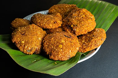 Shutterstock.com : Vadai in Kerala