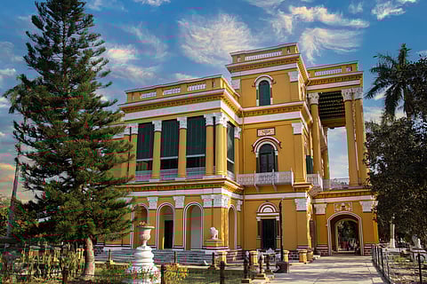 The Kathgola Palace and Garden features lion statues, a Jain temple and what used to be a zoo