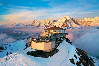 Courtesy: schilthorn.ch : Perched at 2,970 m on the Schilthorn summit, the Piz Gloria Viewpoint offers breathtaking views