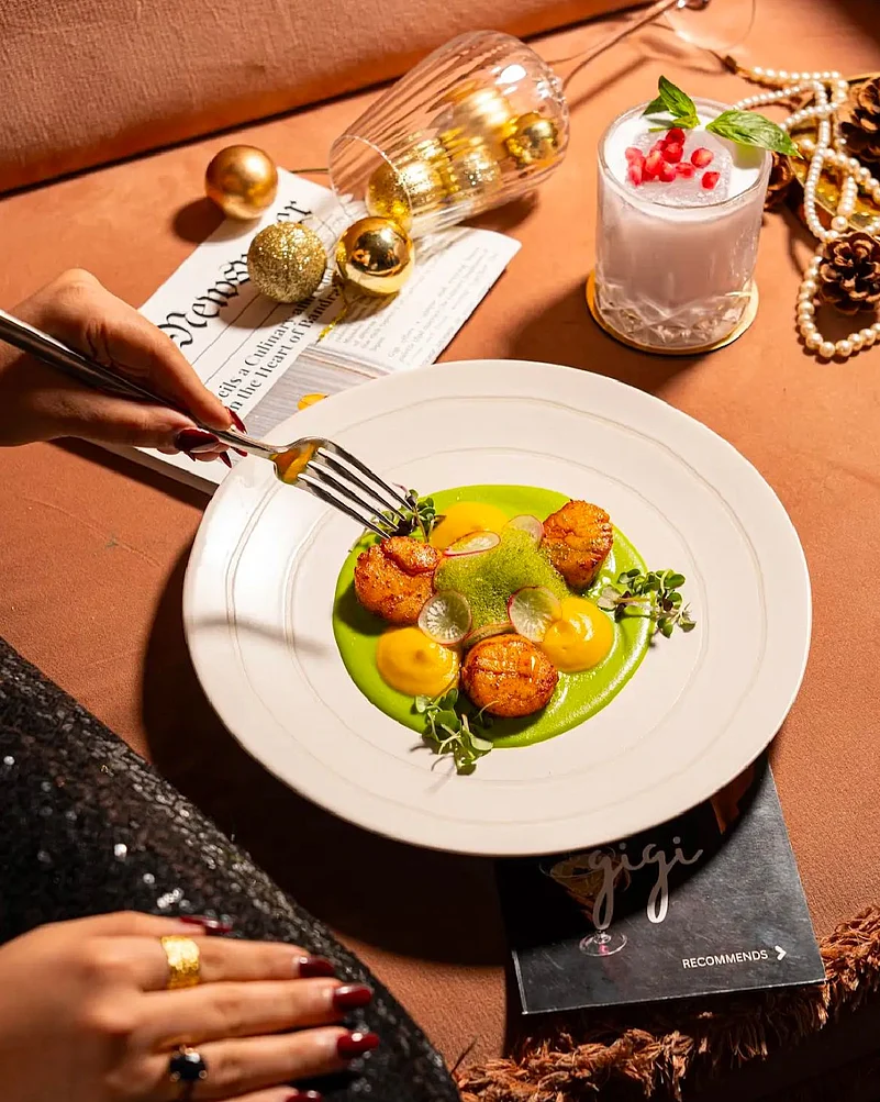 The grilled scallops, pea purée and pumpkin velouté at GIGI Bombay is the perfect meal for Valentines Day