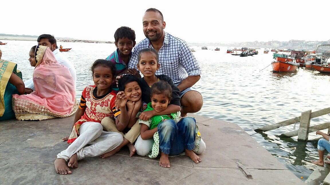 Kapila with kids at Varanasi.