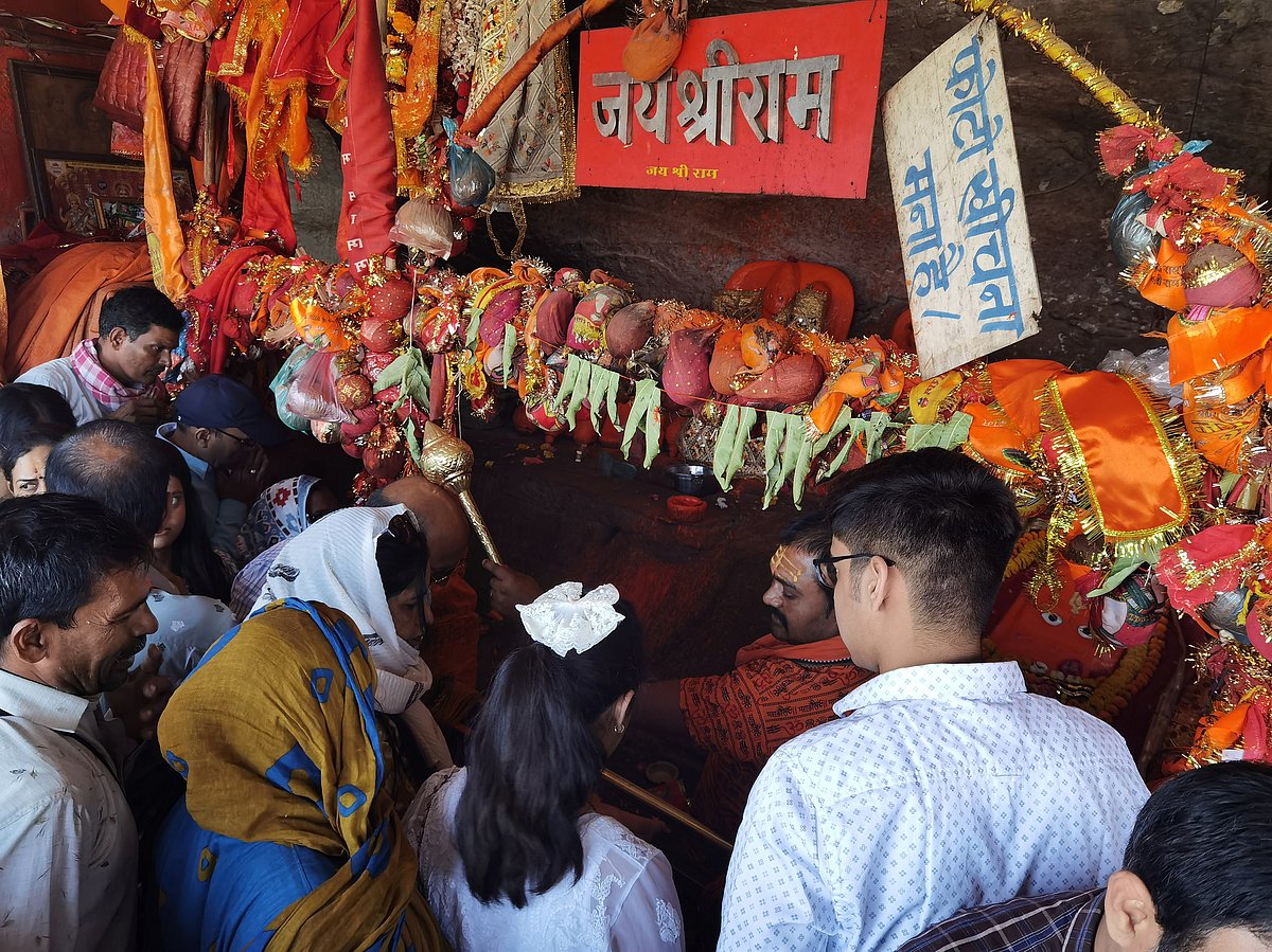 Devotees at Hanuman Dhara.