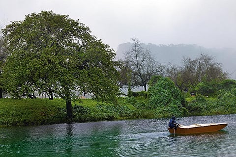 During the monsoons, one can enjoy boating in Wadi Darbat, one of the top attractions in southern Oman