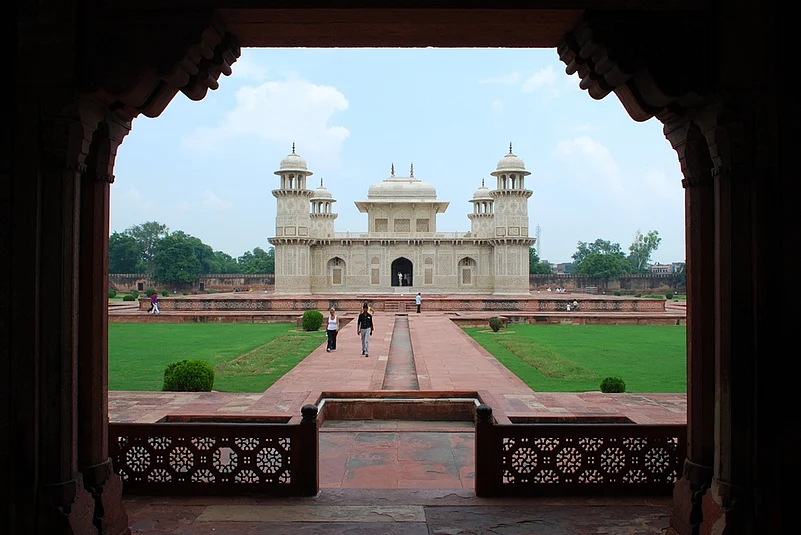 A perspectival view of the tomb