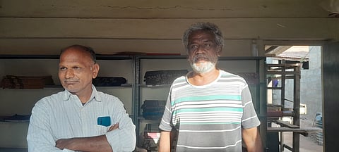 Hamir Daya Vankar with his bestfriend Nanji Bhai in Bhujodi