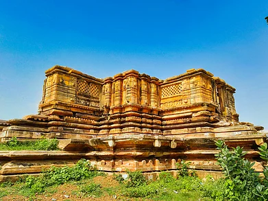 Wikimedia Commons : Kakatiya Hindu temple ruins under restoration in Jakaram, Telangana