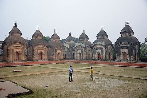 The Khardah temples are strategically organised into two distinct groups