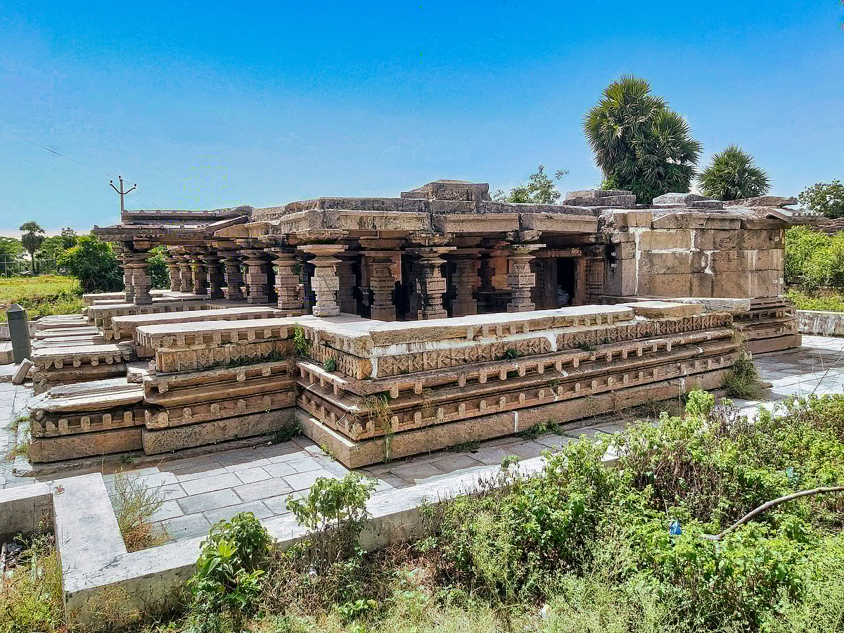 A Kakatiya-era Trikuta Mukkanteswaralayam Hindu Temple, Kusumanchi, Telangana