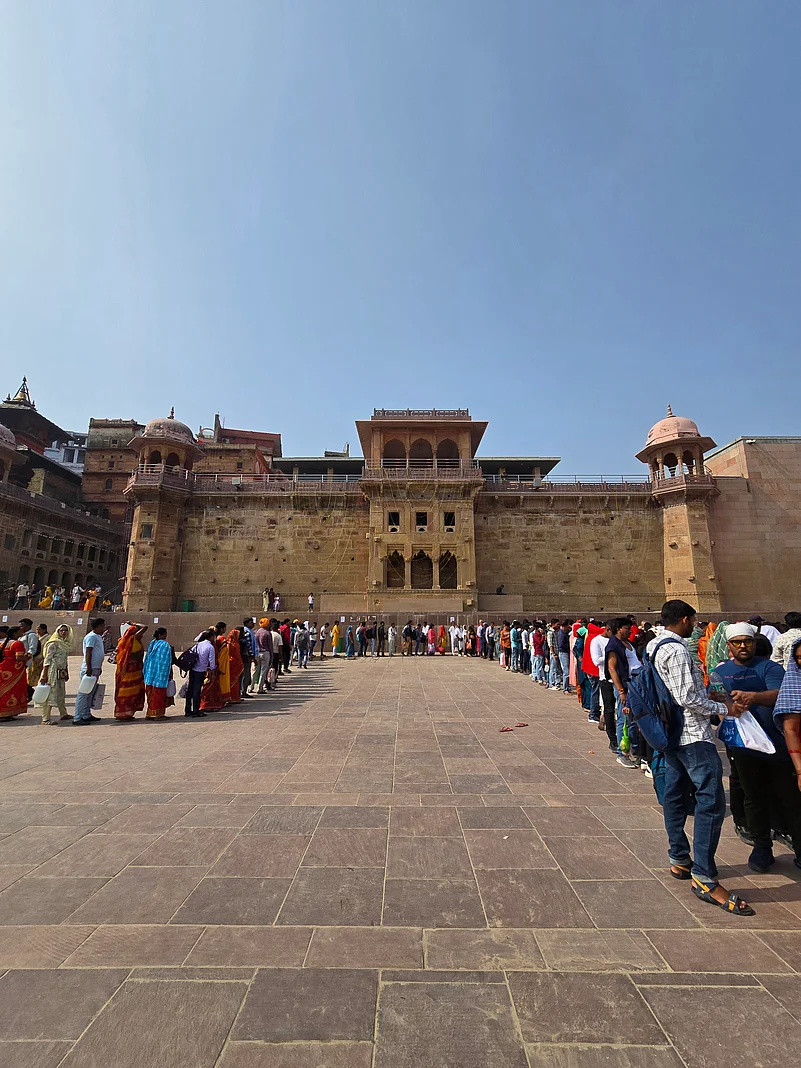 People queued up outside Kashi Vishwanath Temple in UPs Varanasi on the occasion of Dev Deepawali