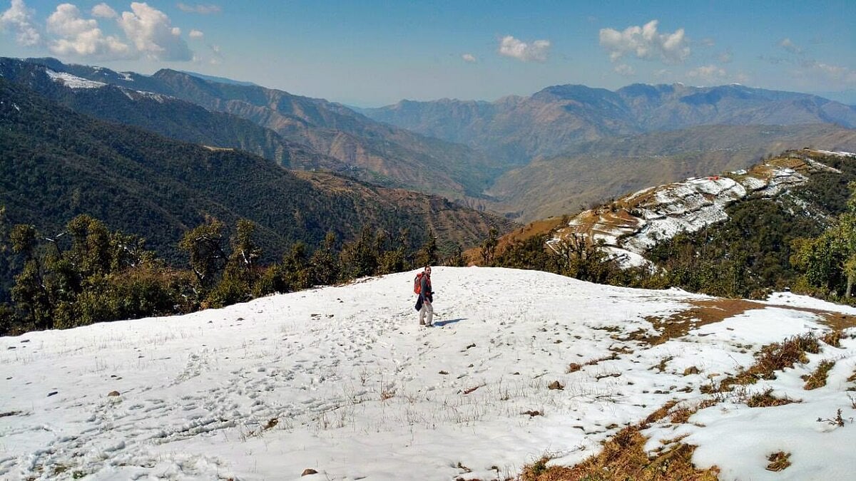 Nag Tibba is nestled between the  Dhauladhar and Pin Panjal ranges.