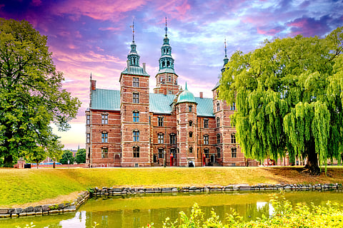 The Rosenborg castle in Denmark was a gift by Christian IV to the city. 