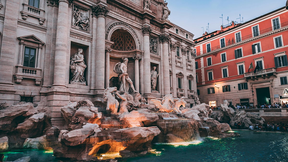 Tourists visiting Trevi Fountain need to make reservations before visiting. 