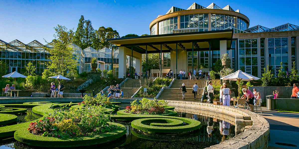 Explore the Atlanta Botanical Garden that is spready across an area of 30 acres in the city. 