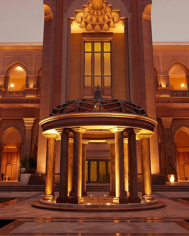 The Emirates Palace offers tailor-made wedding packages.